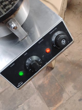 Gofrera Profesional Lacor 1100W