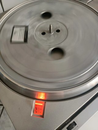 Giradischi Sony PS-242 si accende leggi descrizion