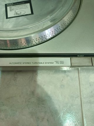 Giradischi Sony PS-242 si accende leggi descrizion