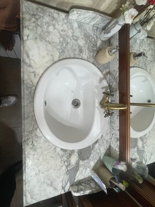 Lavabo y mueble de baño madera y mármol