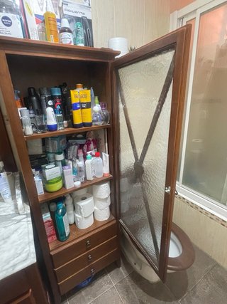 Lavabo y mueble de baño madera y mármol