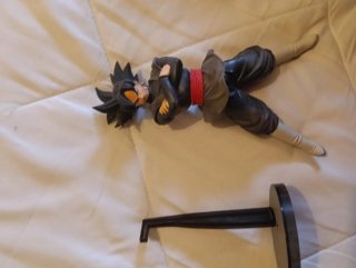 Figura Black Goku con soporte
