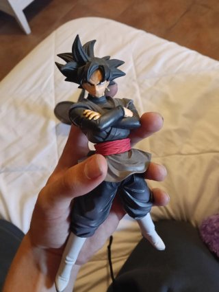Figura Black Goku con soporte