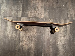 Skate Globe Marrón