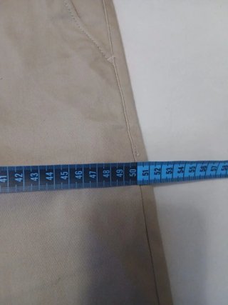 Pantalón beige talla 42, a estrenar