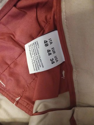 Pantalón beige talla 42, a estrenar