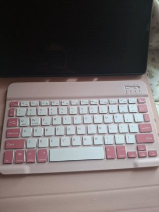 Funda y teclado inalámbrico rosa