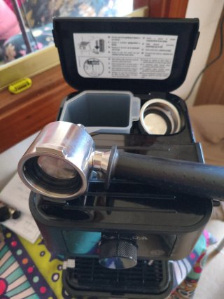 Cafetera DeLonghi Stilosa Negra