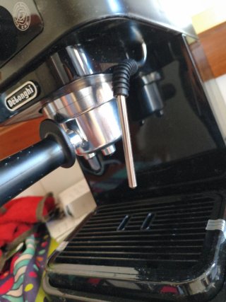 Cafetera DeLonghi Stilosa Negra