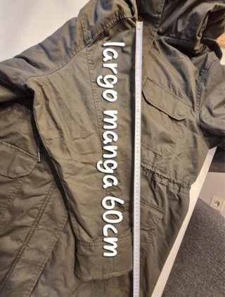 Parka verde con capucha y pelo