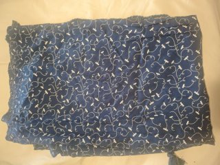 Vestido azul con estampado