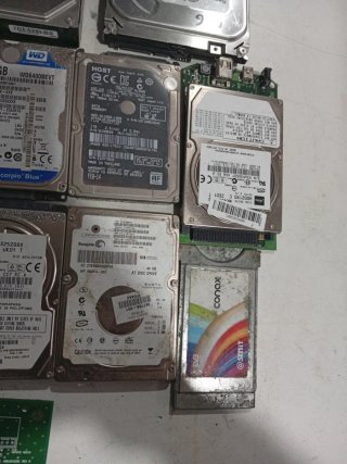 Lote  de 16 Discos Duros y Tarjetas Gráficas/Sonid