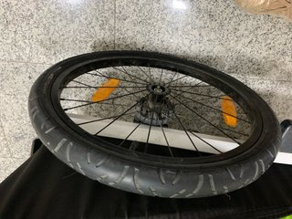 Carro gemelar para correr o bici