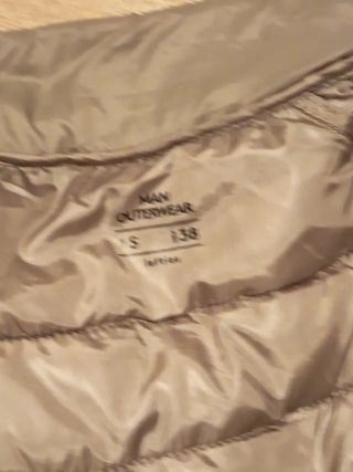 Abrigo acolchado beige Bolsillos con cremallera
