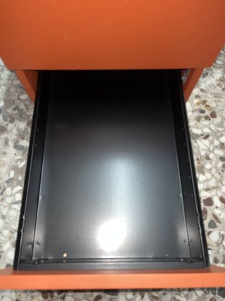 CASSETTIERA CON ROTELLE