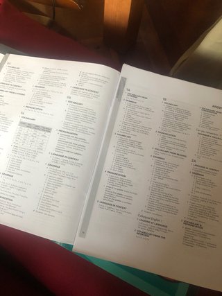 Libro de texto Escuela Oficial de Idiomas C1.1
