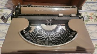 Máquina Escribir Hispano Olivetti Studio 46