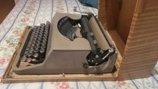 Máquina Escribir Hispano Olivetti Studio 46