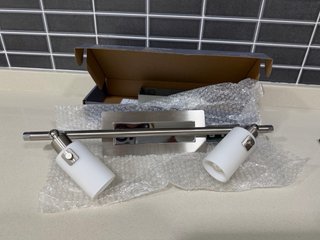 Foco LED Baño/Aseo Plata y Blanco
