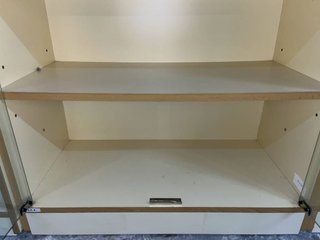 VITRINA BAJA CON LLAVE