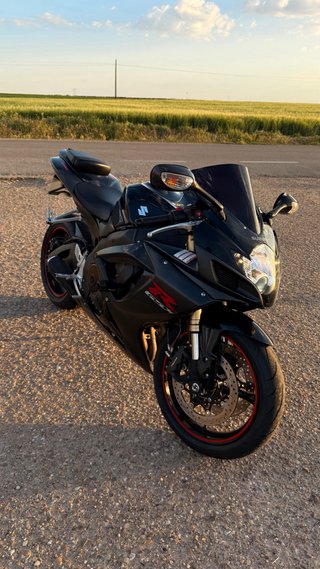 Suzuki GSXR 600 k7 Negra