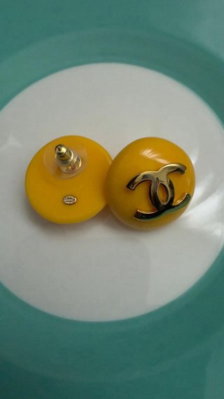 Pendientes Chanel CC Amarillos Dorados