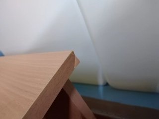 Escritorio con bandeja teclado y estantes