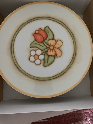 Piatto ovale Thun decorato fiori
