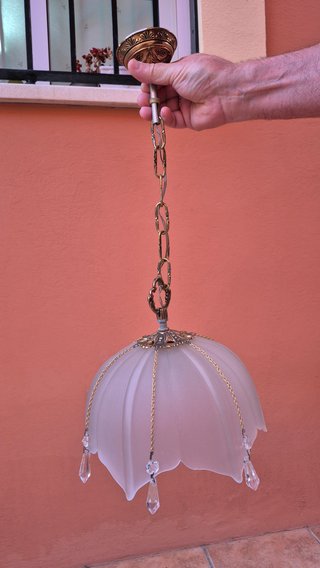 Lámpara colgante de cristal y latón