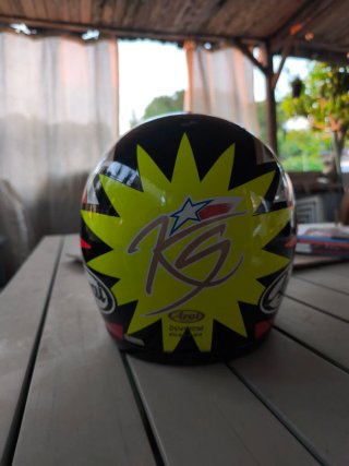 Casco Arai Quantum Réplica Kevin Schwantz Talla S