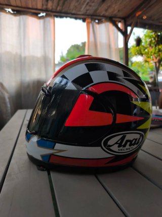 Casco Arai Quantum Réplica Kevin Schwantz Talla S