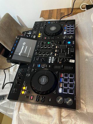 Alquiler de Consola DJ Pioneer XDJ-RX3 Negra