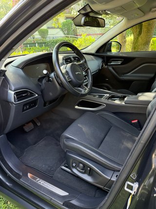 Jaguar F-Pace 2016