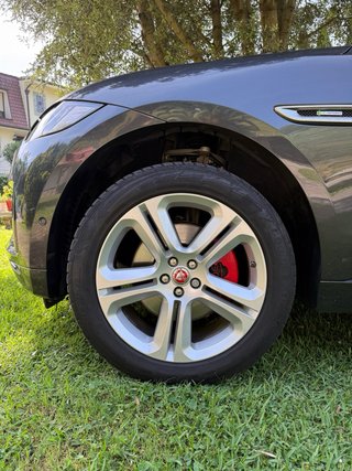 Jaguar F-Pace 2016