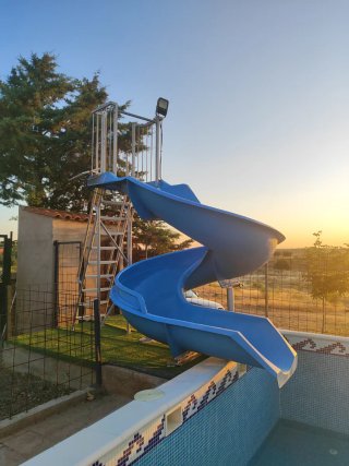 Tobogán piscina fibra reforzado