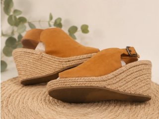 Alpargatas cuña peep toe marrón