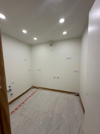 Servicios de pintura y colocación de tarimas