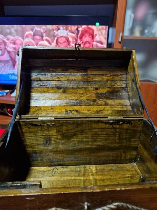 Cofre de madera con cerradura