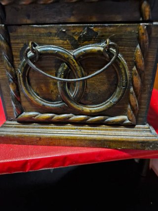 Cofre de madera con cerradura
