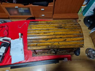 Cofre de madera con cerradura