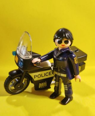 Playmobil Policía Moto