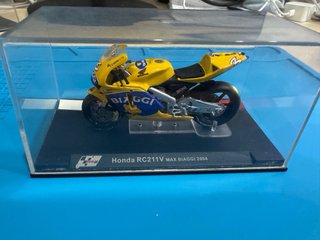 Ducati 999 Testastretta 2003 Modellino