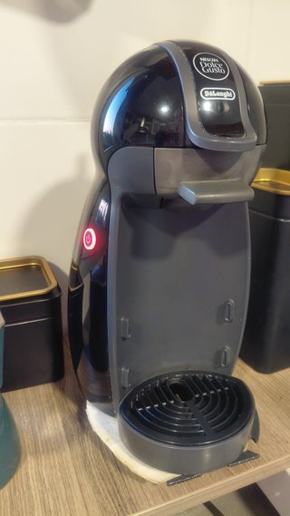 Cafetera Dolce Gusto De'Longhi Negra