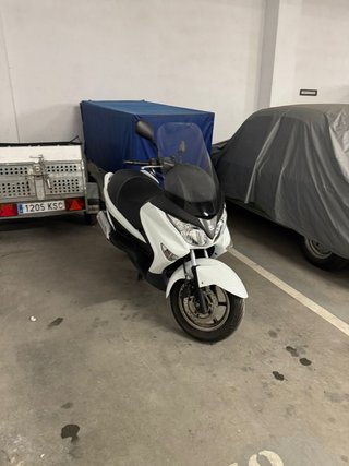 Suzuki Burgman 125cc Blanca leer descripción.