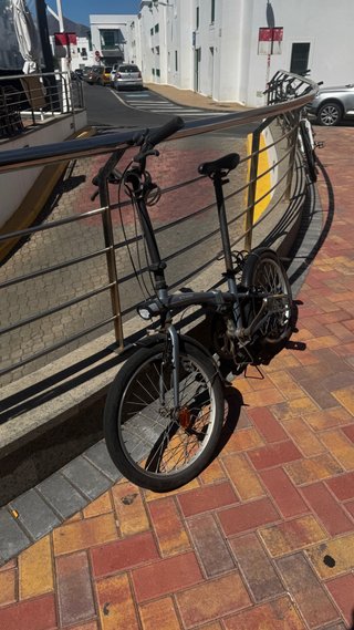 Bicicleta plegable gris