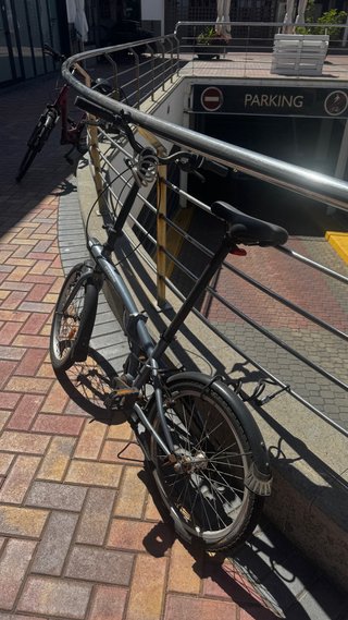 Bicicleta plegable gris