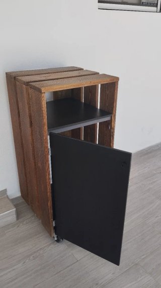 Mueble multiusos con ruedas