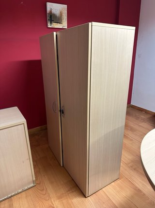 Armario grande de madera, 2 puertas