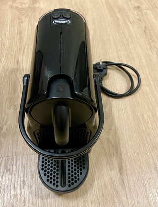 Cafetera Nespresso DeLonghi Negra