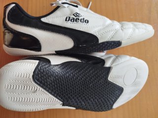 Zapatillas Daedo Blancas y Negras